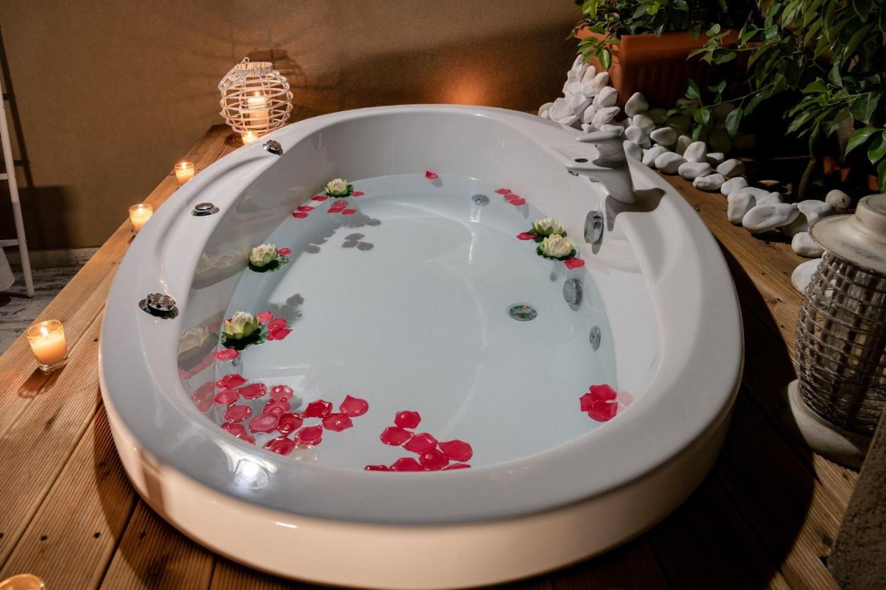 Castello Luxury Residence With Private Jacuzzi خانيا المظهر الخارجي الصورة