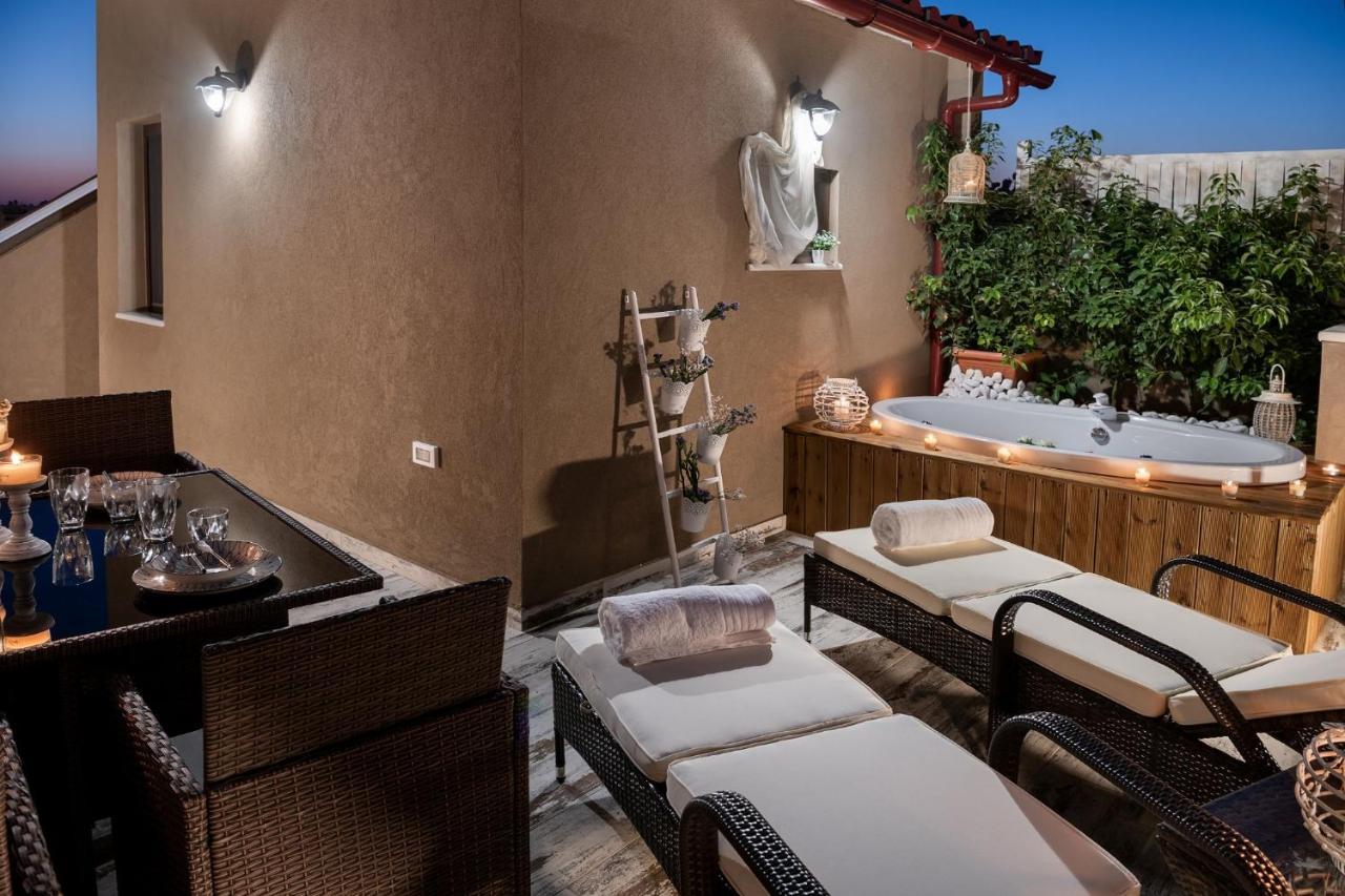 Castello Luxury Residence With Private Jacuzzi خانيا المظهر الخارجي الصورة